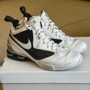 MENS - NIKE SHOX BB PRO TB - SIZE 10.5 - BLACK/WHITE - BASKETBALL